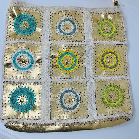 Hot Kiss Crochet Square Shoulder Bag Gold Grandma - Picture 2 of 5